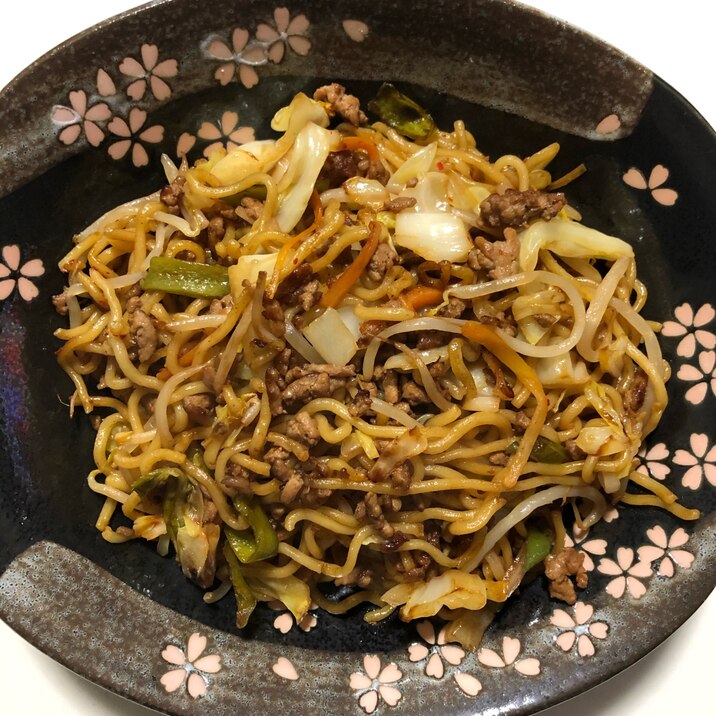 キムチが決めて!ひき肉焼きそば(^o^)